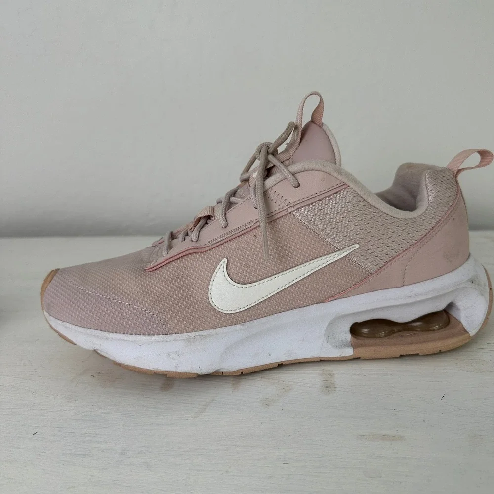 Nike Sneakers Womens 9.5 Air Max INTRLK Lite Pink DV5695-600 Low Top Athletic